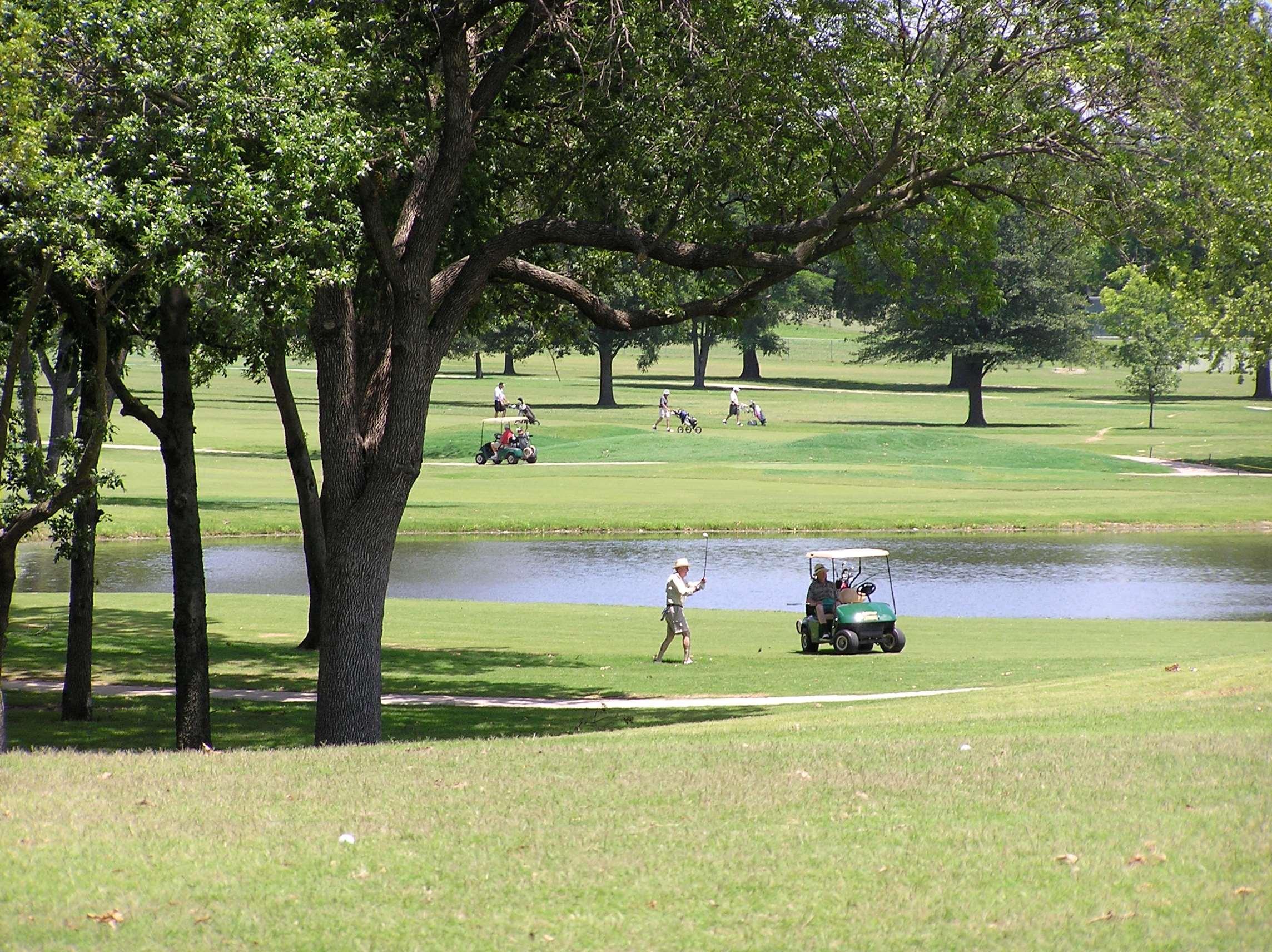 Doubletree By Hilton Tulsa At Warren Place Esterno foto