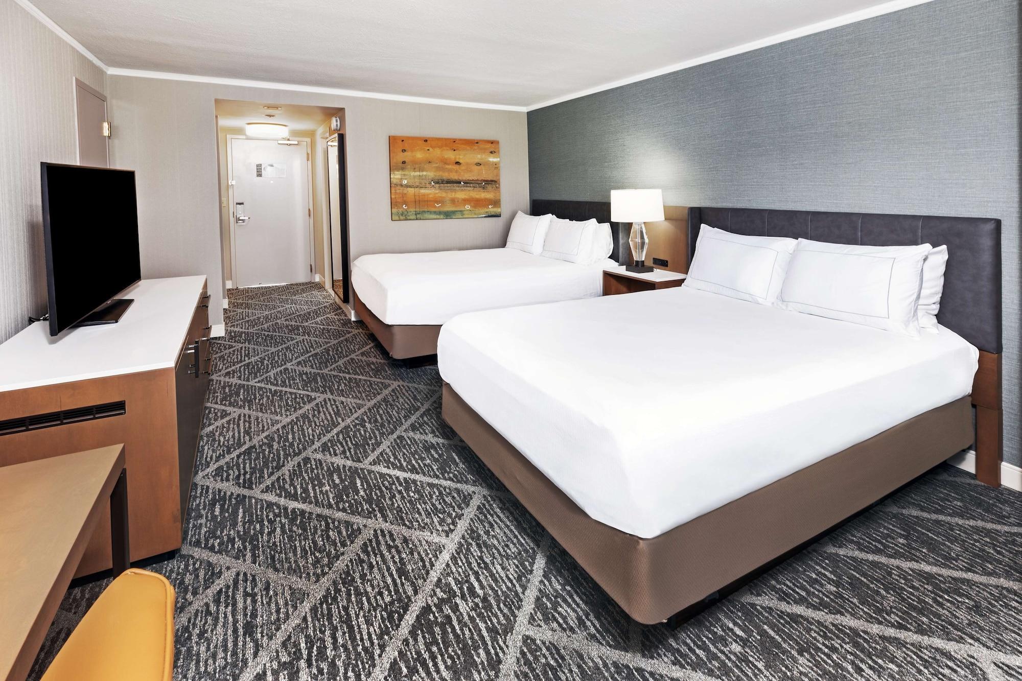 Doubletree By Hilton Tulsa At Warren Place Esterno foto