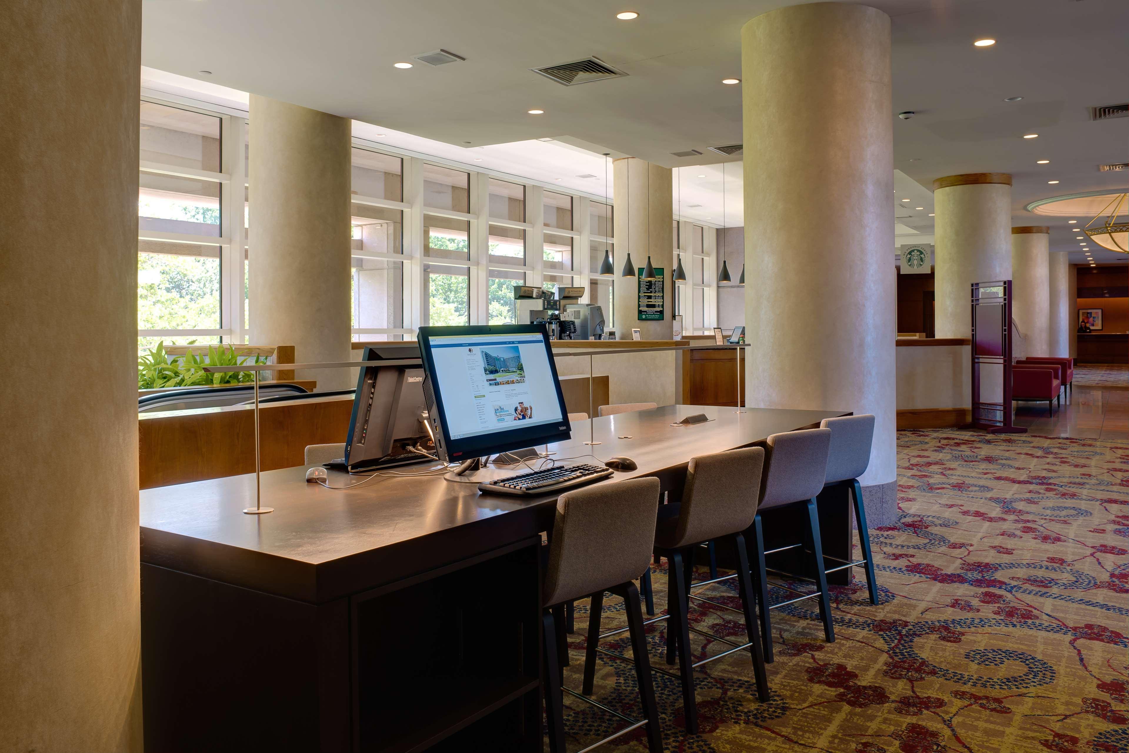 Doubletree By Hilton Tulsa At Warren Place Esterno foto