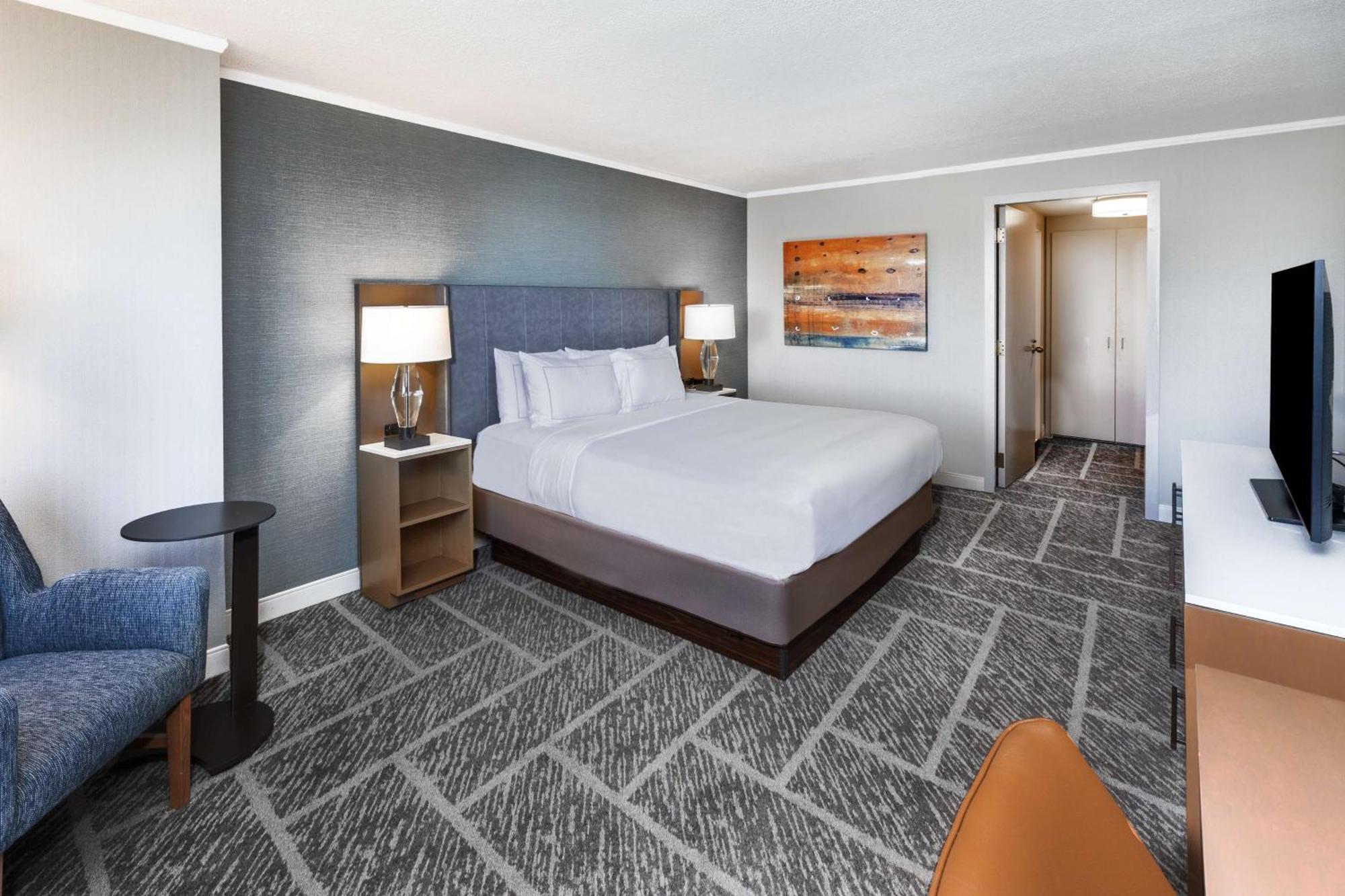 Doubletree By Hilton Tulsa At Warren Place Esterno foto