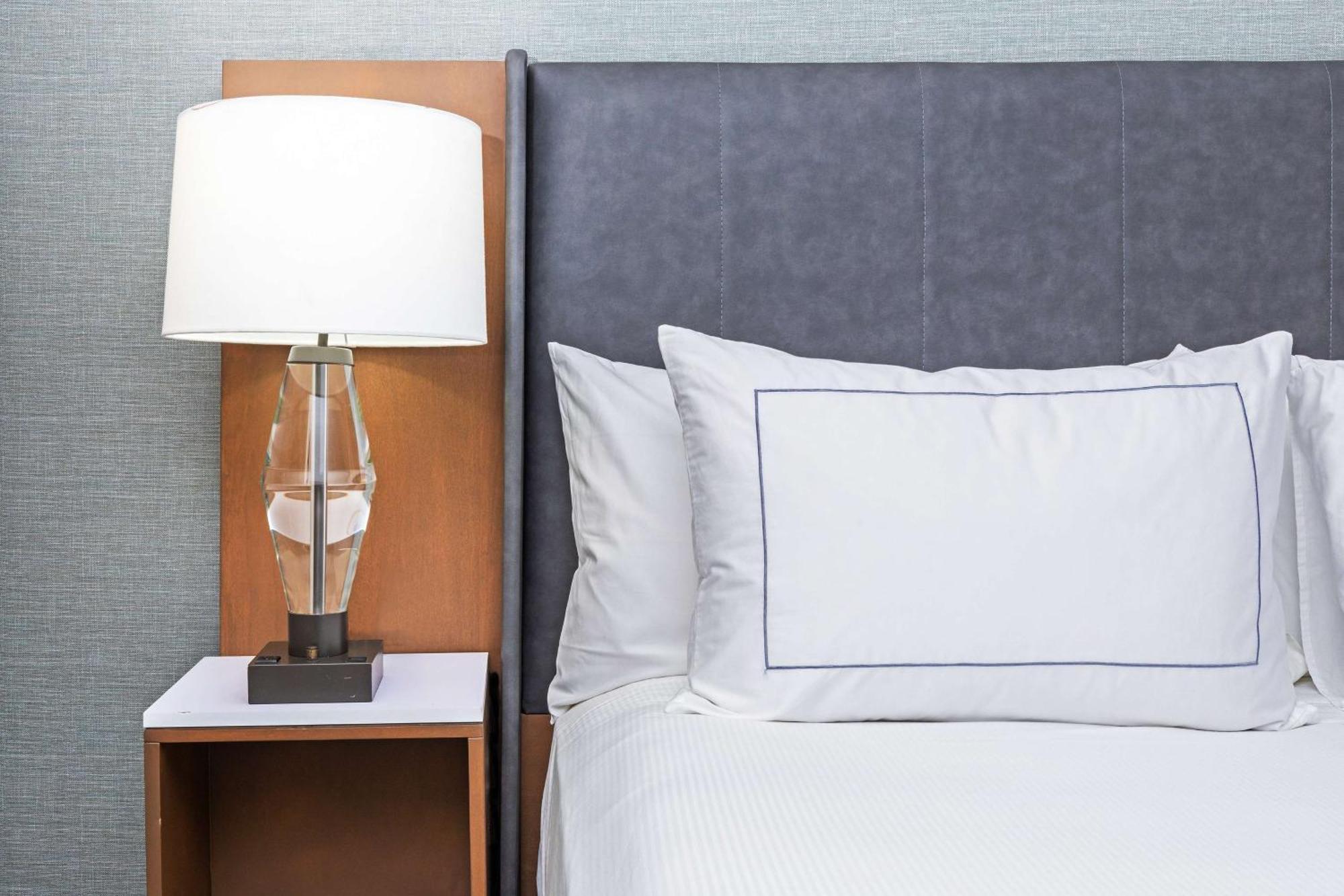 Doubletree By Hilton Tulsa At Warren Place Esterno foto