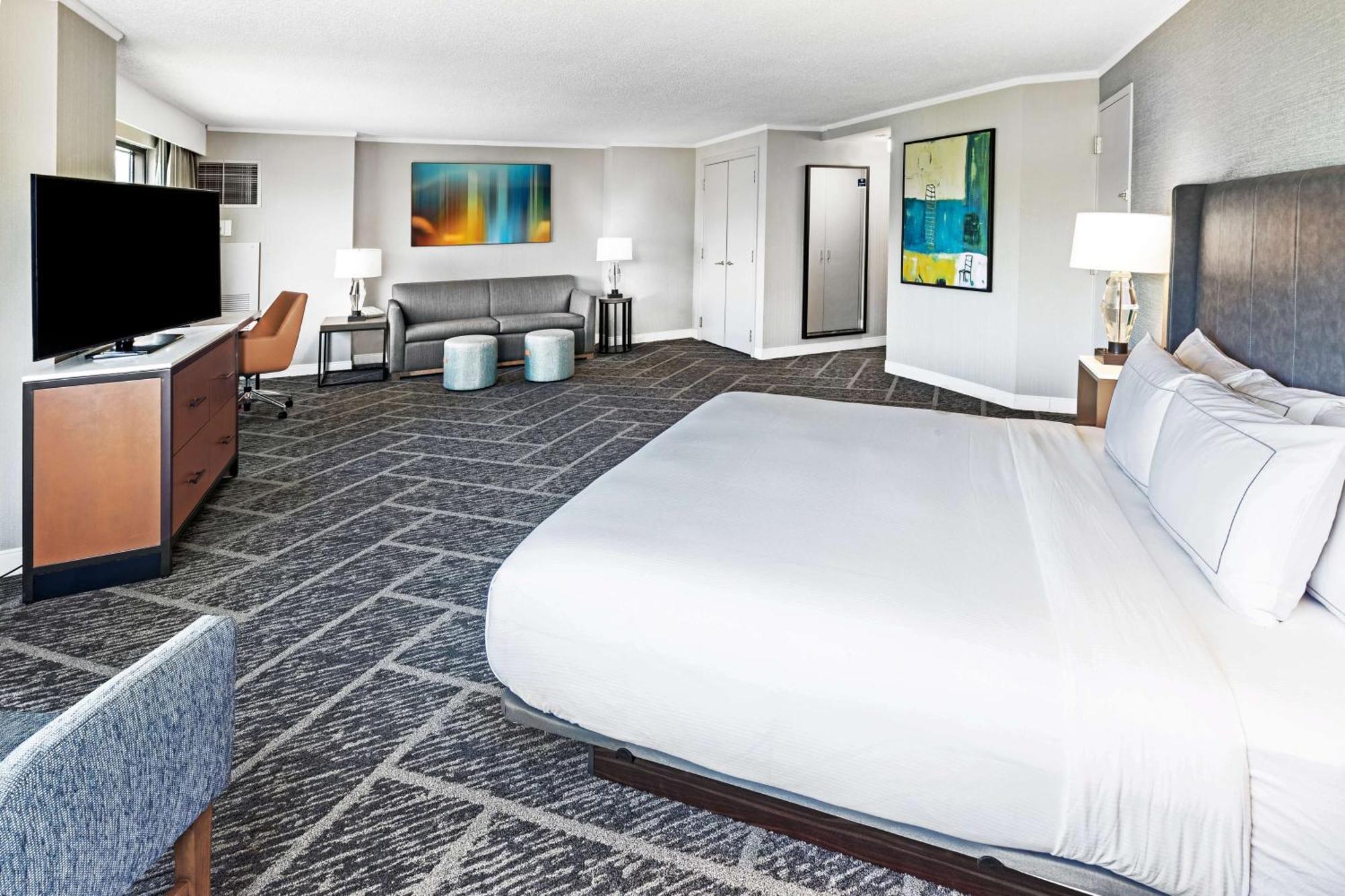 Doubletree By Hilton Tulsa At Warren Place Esterno foto