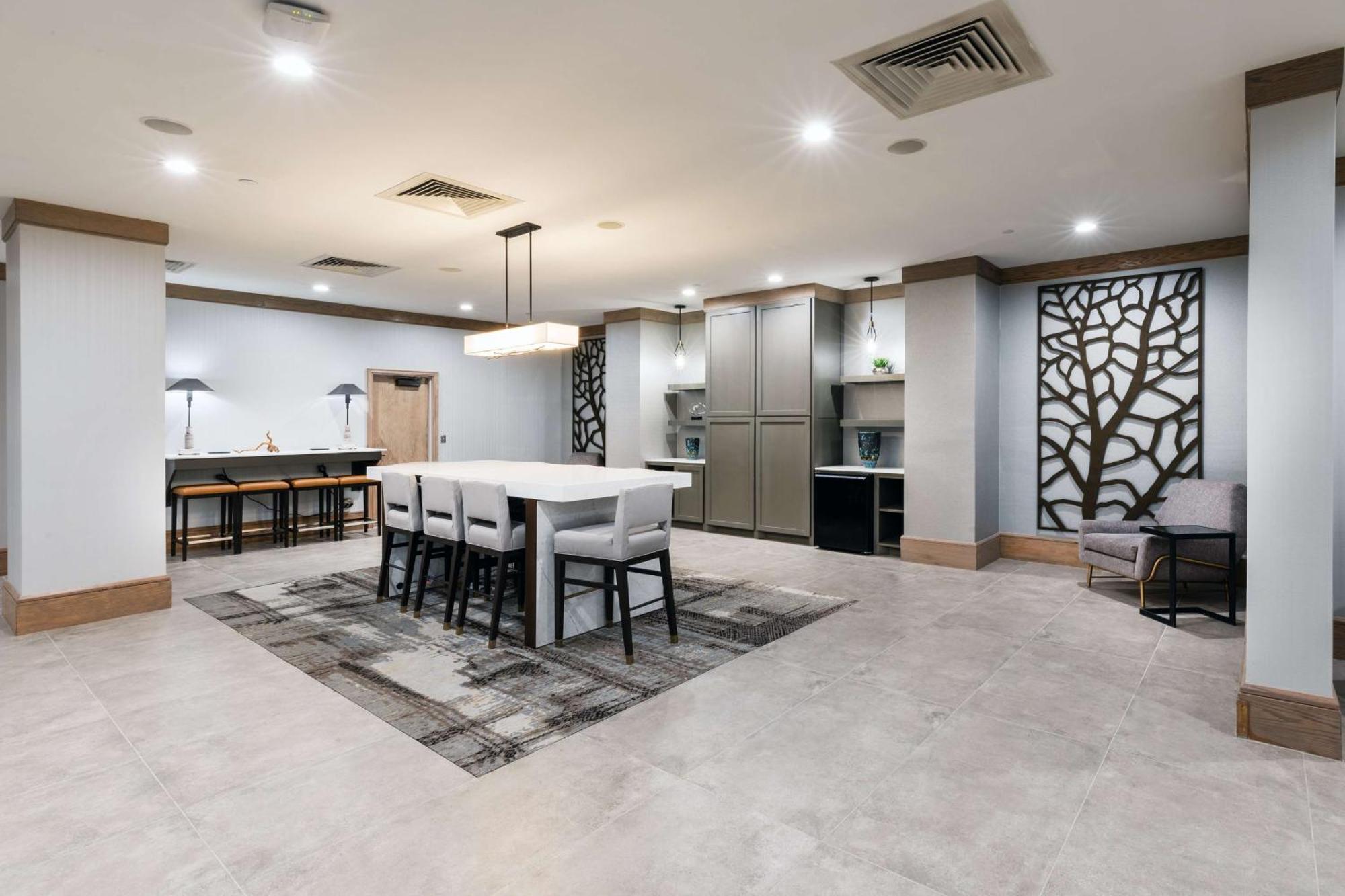 Doubletree By Hilton Tulsa At Warren Place Esterno foto