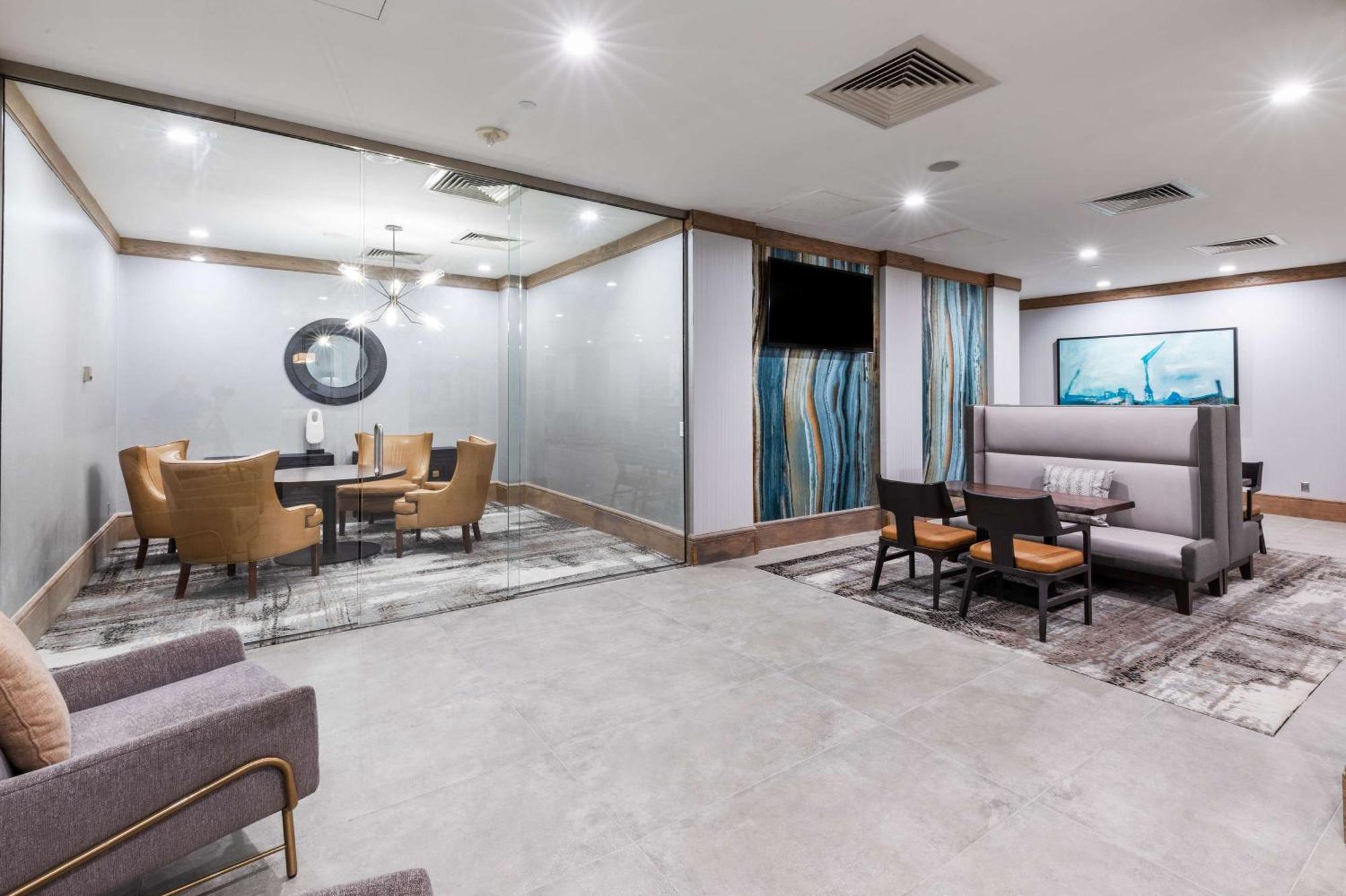 Doubletree By Hilton Tulsa At Warren Place Esterno foto