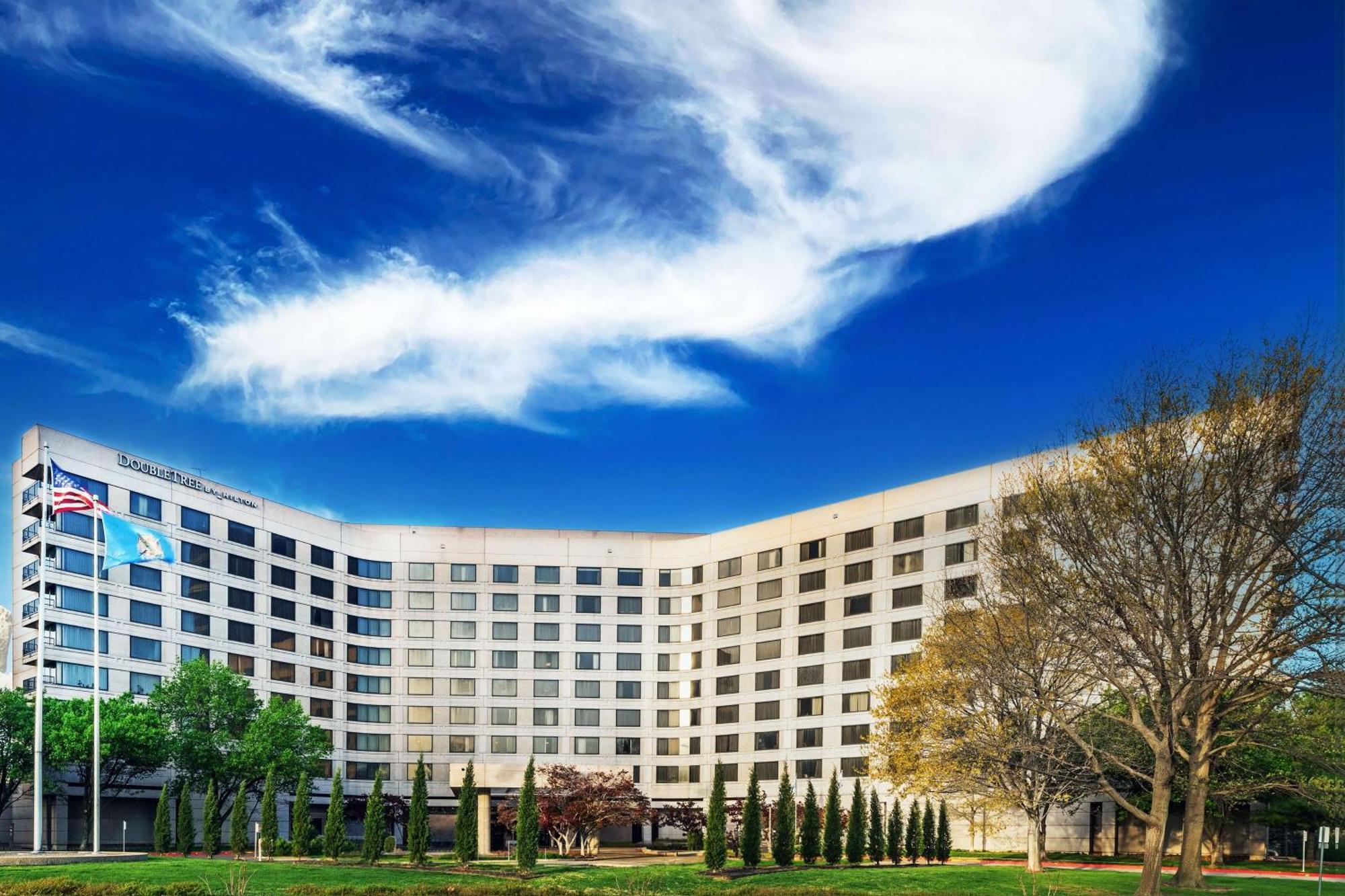 Doubletree By Hilton Tulsa At Warren Place Esterno foto