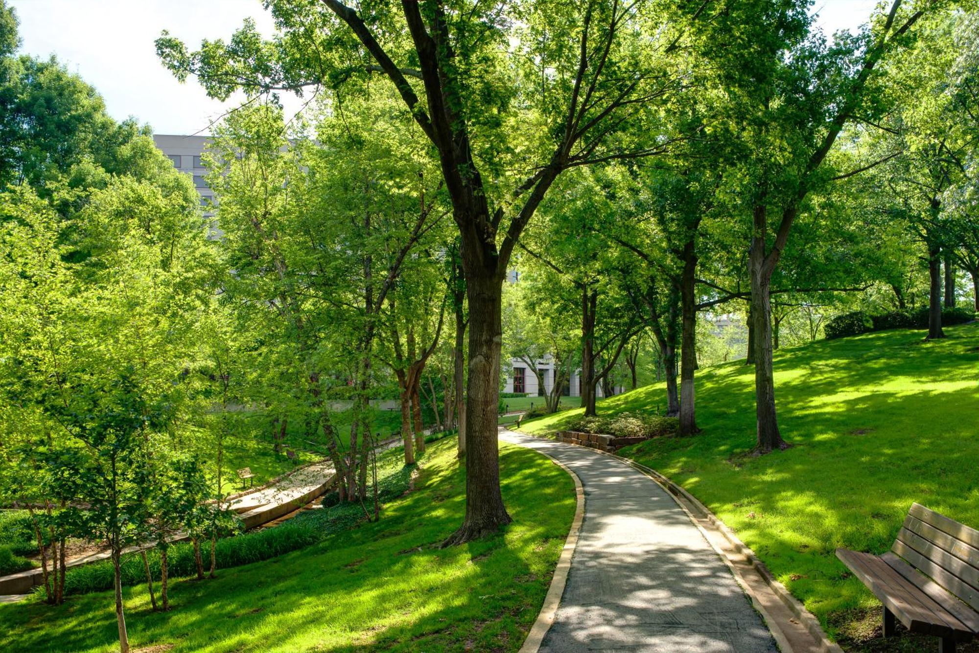 Doubletree By Hilton Tulsa At Warren Place Esterno foto